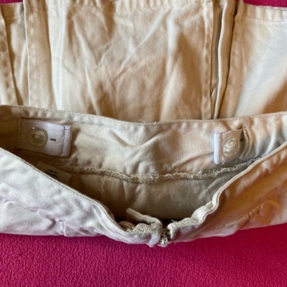 - 2/$30 Old Navy White Skort Girl's Size 5 - Picture 5 of 9